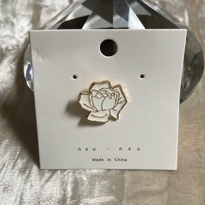 Flower Golden Pin